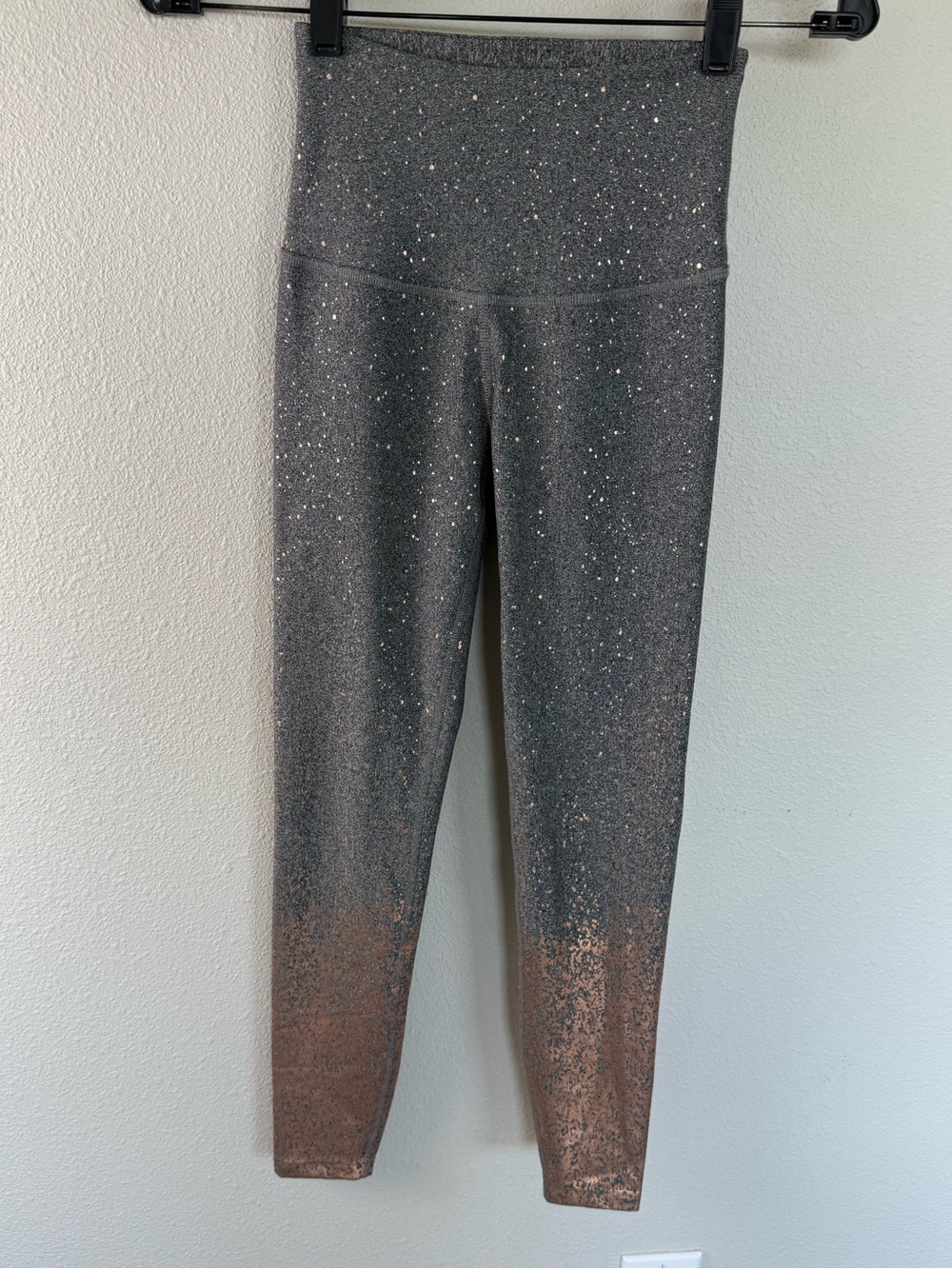 Beyond Yoga Alloy Ombre Sparkle High Waisted Midi Legging Sparkling Rose Gold XS